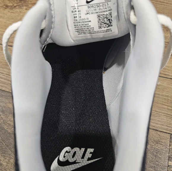 New Nike Golf Shoes | Size 7Y - Picture 5 of 5